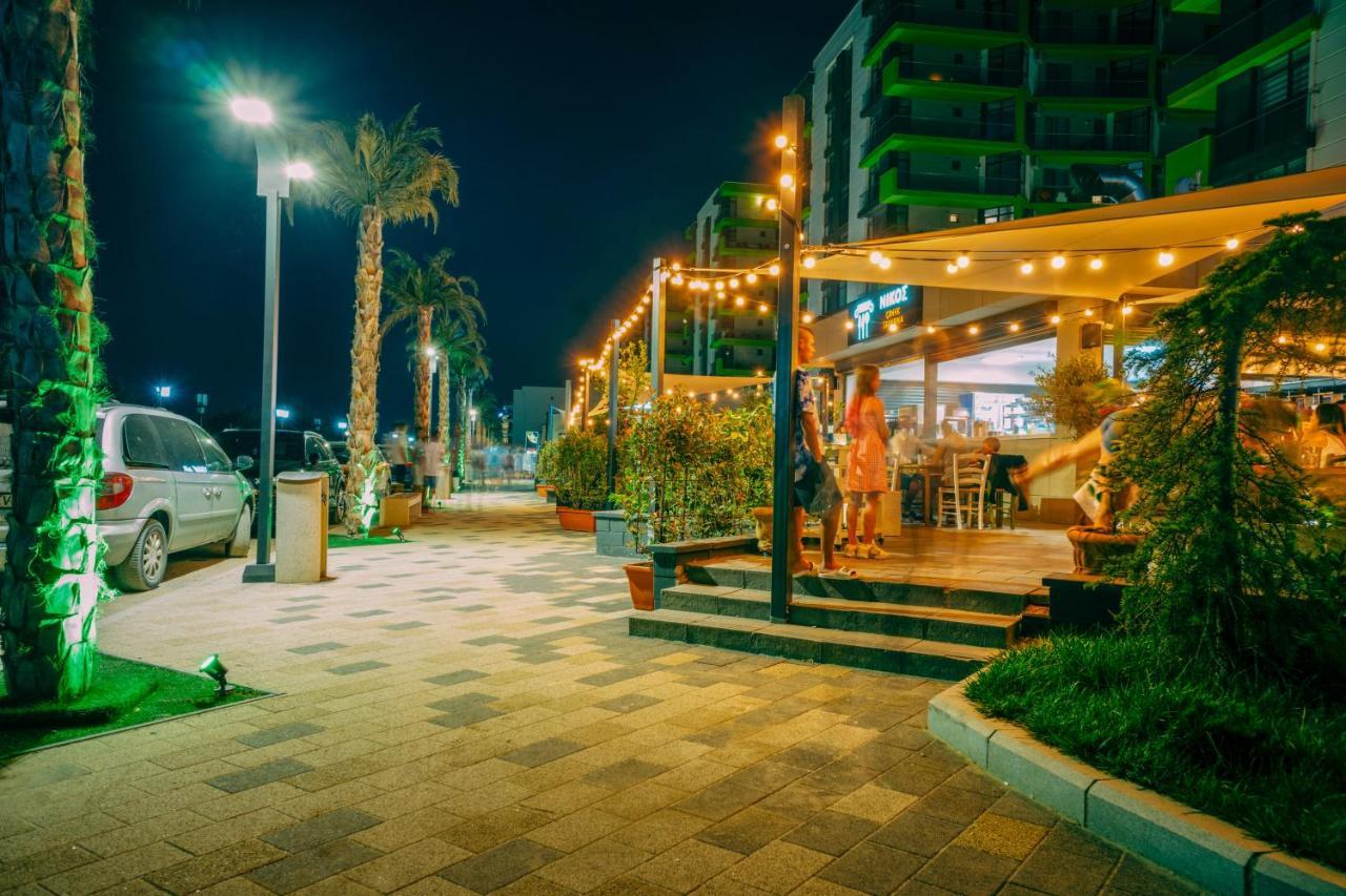 Visum Aparthotel Pool & Spa Mamaia Nord Năvodari Buitenkant foto
