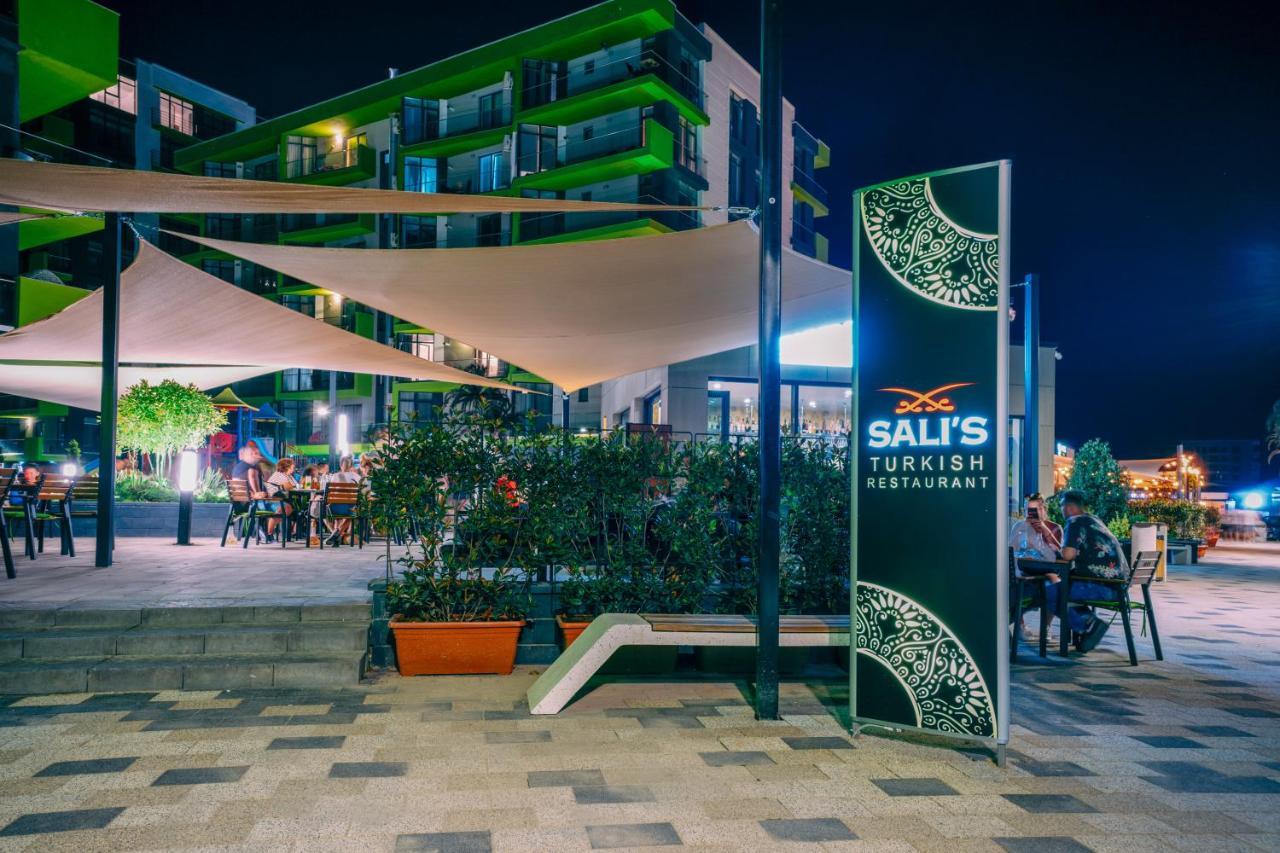 Visum Aparthotel Pool & Spa Mamaia Nord Năvodari Buitenkant foto