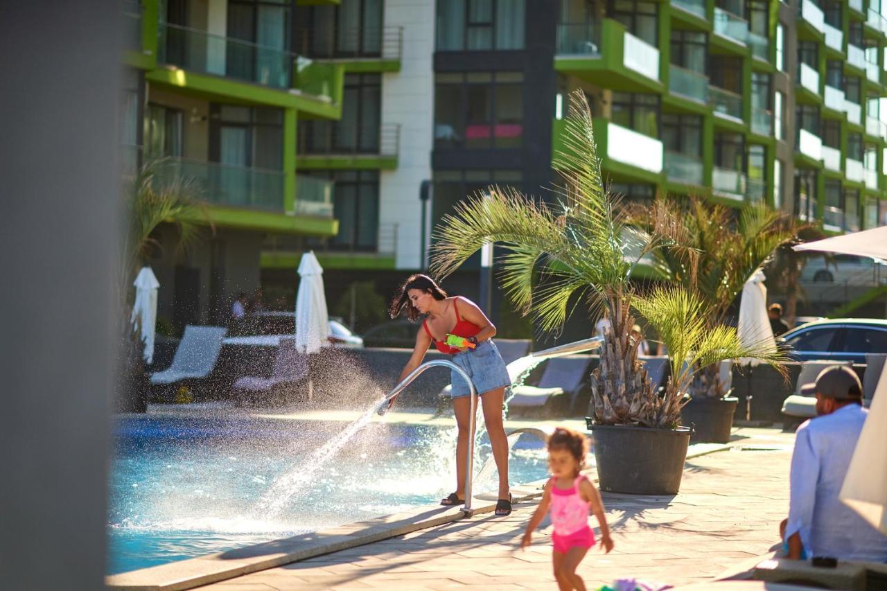 Visum Aparthotel Pool & Spa Mamaia Nord Năvodari Buitenkant foto